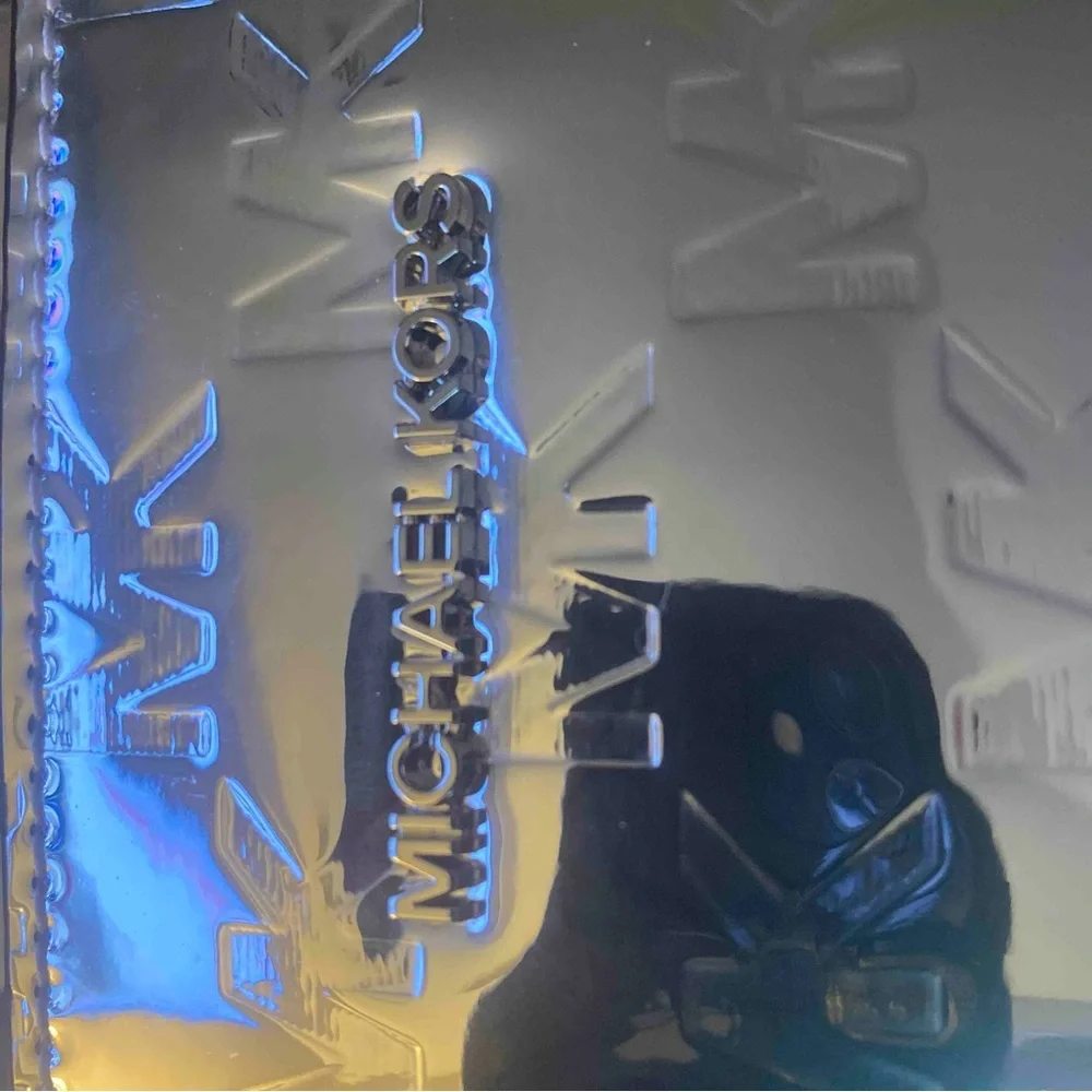 Michael Michael Kors jet Set Silver Tote Bag - Picture 3 of 10